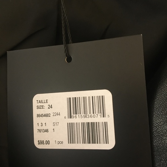 Sz 24 cropped faux leather jacket - Picture 2 of 2